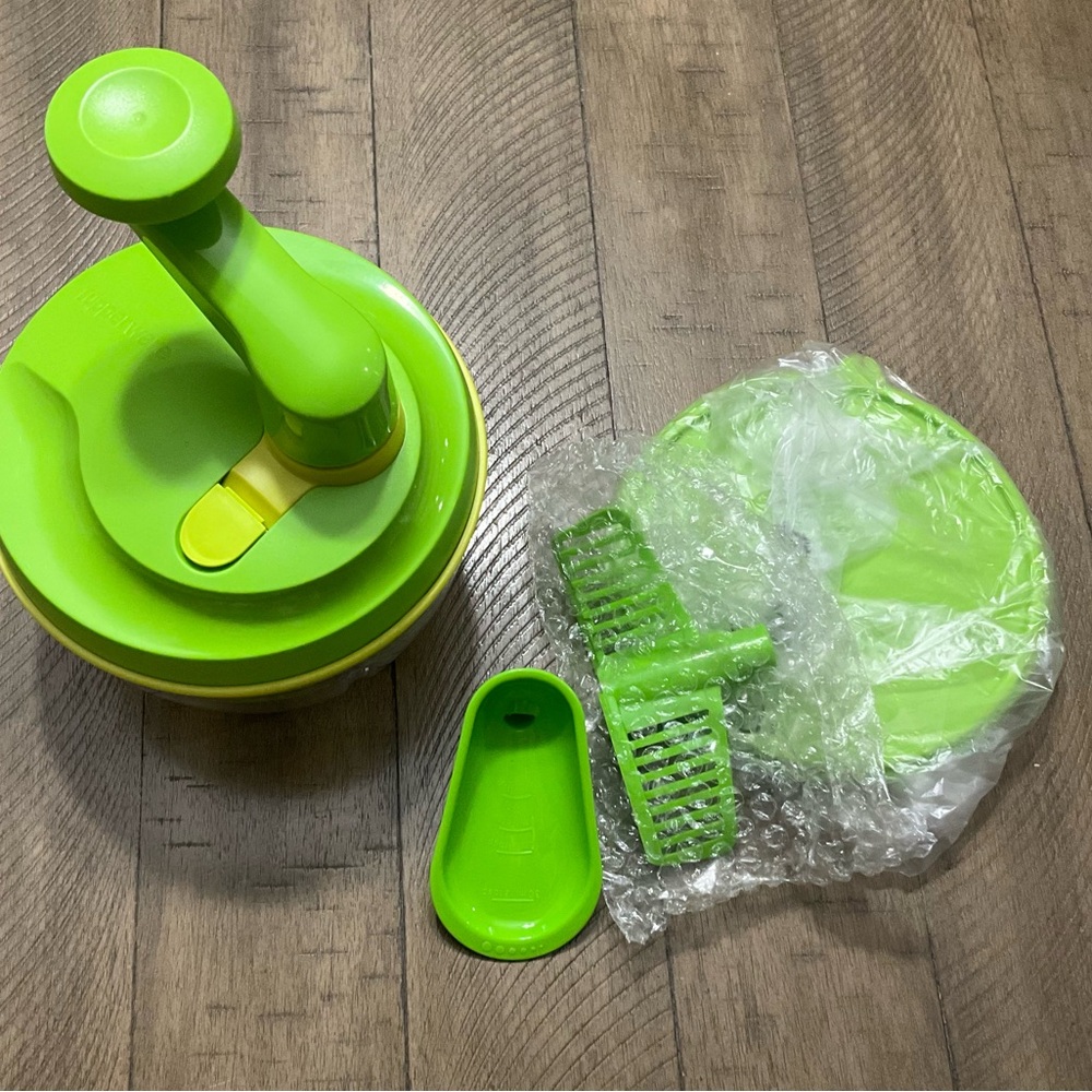 Tupperware Quick Chef Pro System Food  Processor Hand Cranked